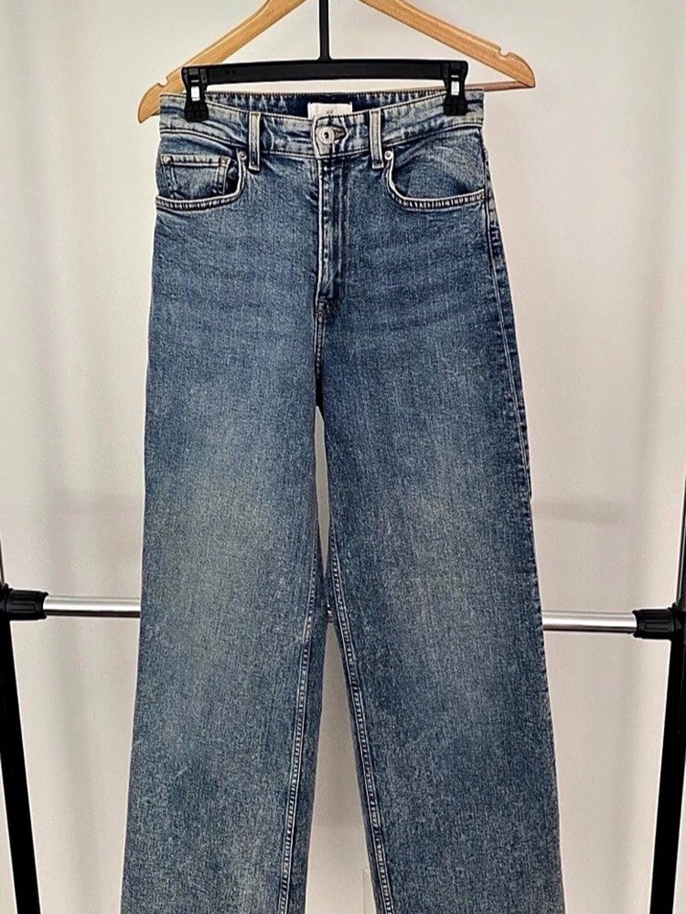 H&M Wide High Jeans Blue Size US 4. New without tags.